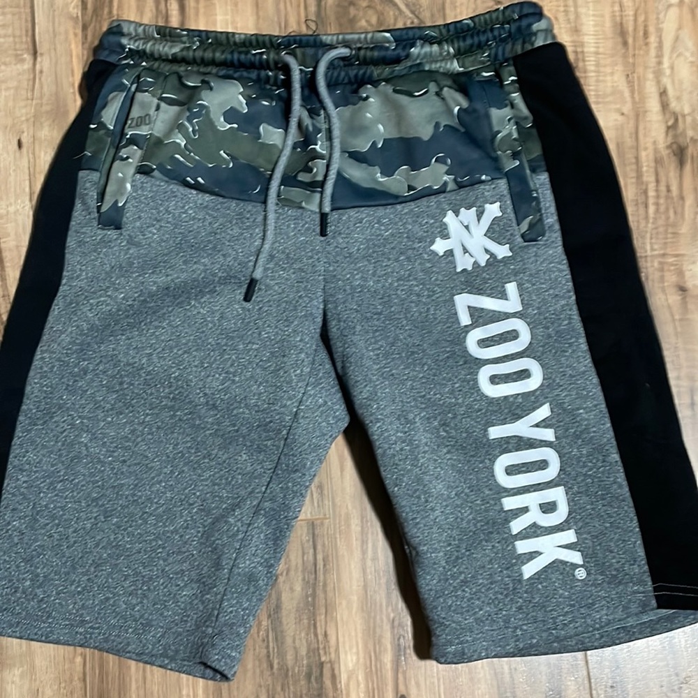 Kids size small brand zoo York